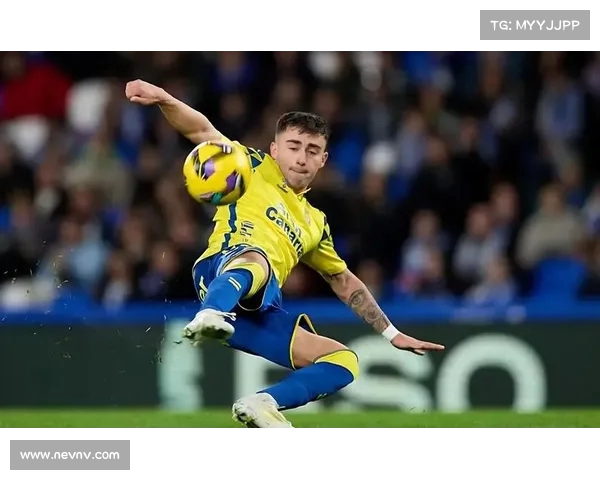 比利亚雷亚尔有意引进巴黎中场索莱尔 球员愿意考虑转会 比利亚雷亚尔有意引进巴黎中场索莱尔 球员愿意考虑转会